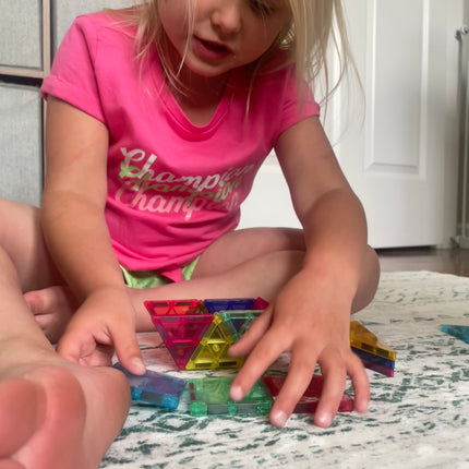 Crayola Retro Colors Mini pip-Tiles 14-Piece Magnetic Building Set