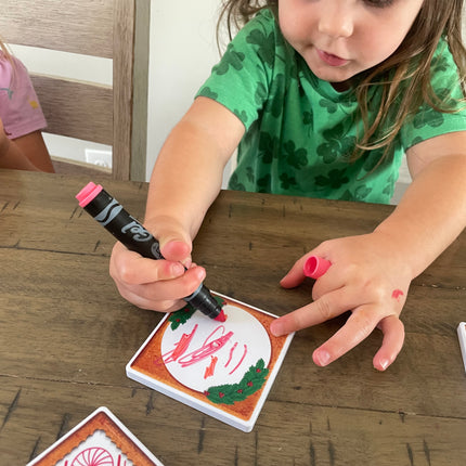 Elf on the Shelf® Gingerbread House Doodle Magnetic Tile Set