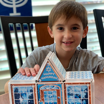 Createon Hanukkah Gingerbread House 16-Piece Set